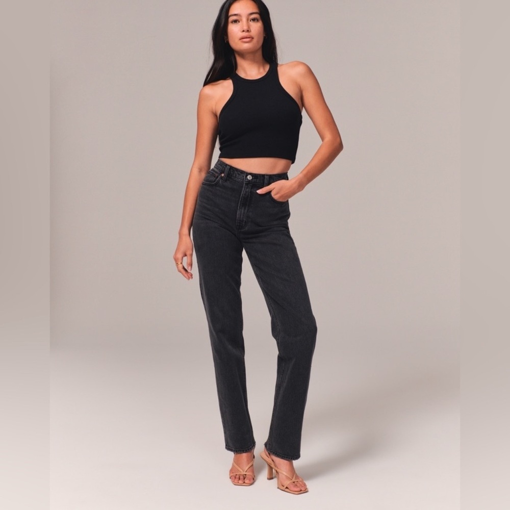 NWT Abercrombie & Fitch Ultra High Rise 90s Straight Jean, Black, size 29